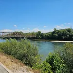 Apartament Kiki - Emerald River With Private Gardens *