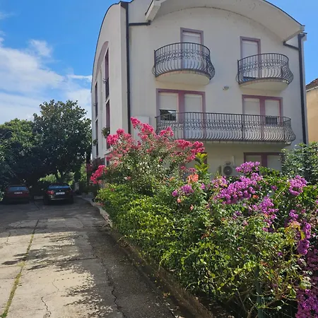 Apartamento Kiki - Emerald River With Private Gardens