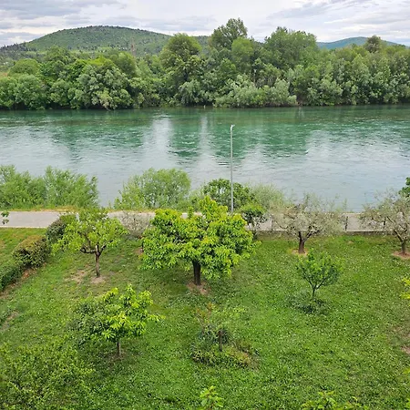 Kiki - Emerald River With Private Gardens *