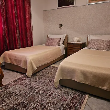 Kiki - Emerald River With Private Gardens شقة كابليينا